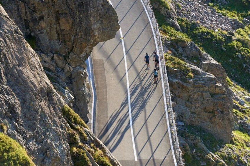 Cols du Tour de France à Bike: Aravis with Certified Guide 2