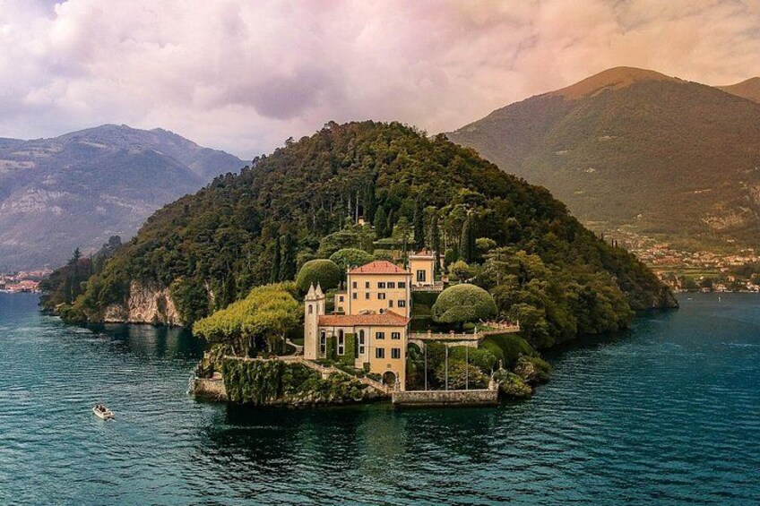 Bellagio : shared boat tour to Villa del Balbianello Gardens 2
