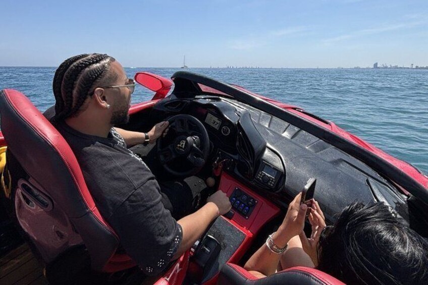 Experience Jetcar 200 hp for 60 min : Drinks and Bluetooth Music 5
