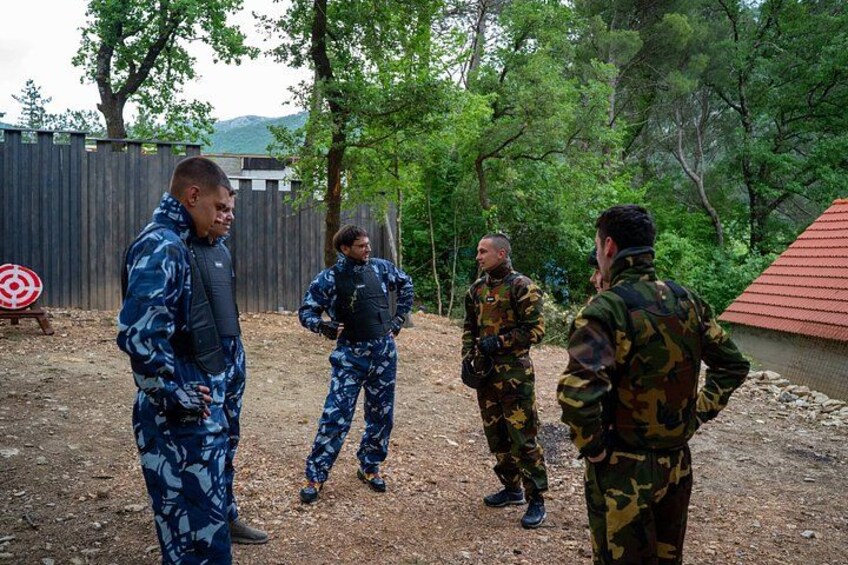 Omis Forest Paintball Battle with 300 Balls and Full Gear 4