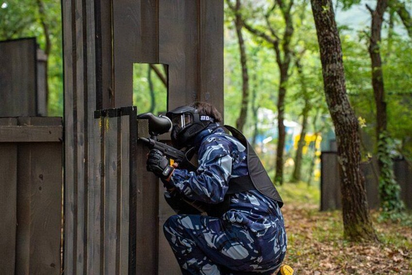 Omis Forest Paintball Battle with 300 Balls and Full Gear 3