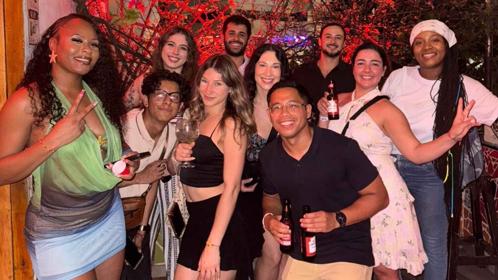 Picture 1 for Activity Cartagena: Pubcrawl with VIP Entry to Rooftops and Nightclub 2