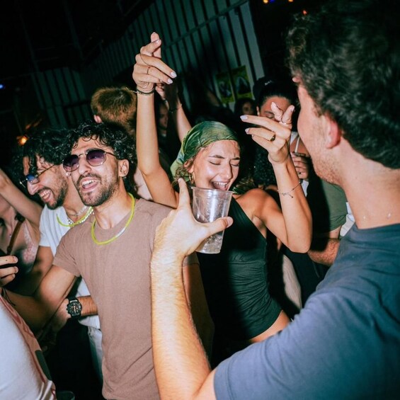 Picture 11 for Activity Cartagena: Pubcrawl with VIP Entry to Rooftops and Nightclub 3