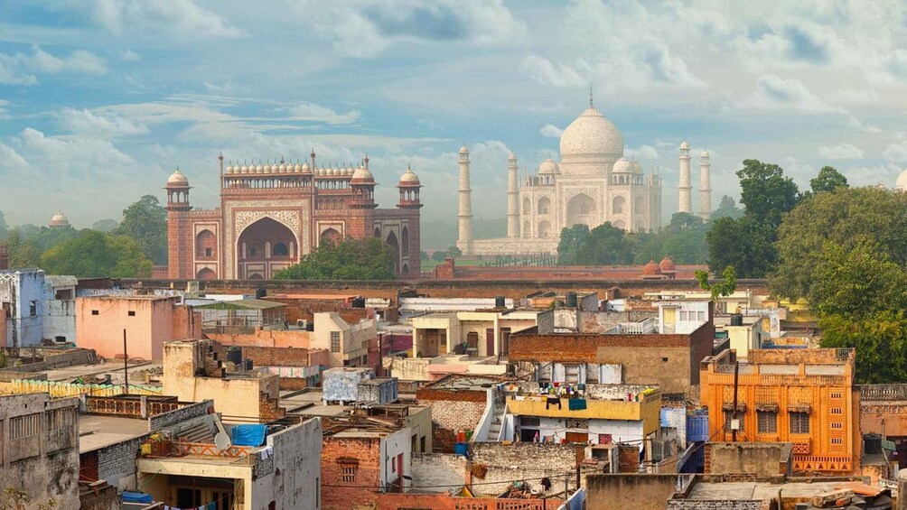 The Taj Mahal and the Red Fort in Delhi. 3