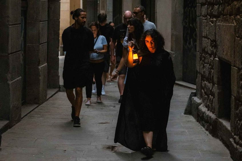 Barcelona: Haunted Dark History Walk of the Old Town 4
