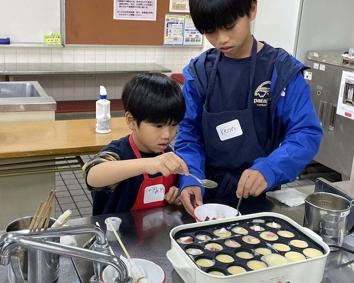 Picture 4 for Activity Nagoya: Let's have fun making the very popular takoyaki! 5