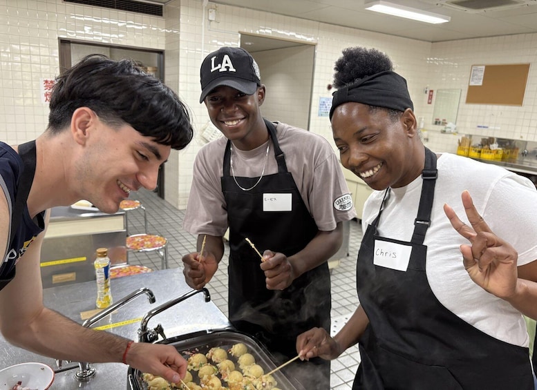 Picture 1 for Activity Nagoya: Let's have fun making the very popular takoyaki! 3