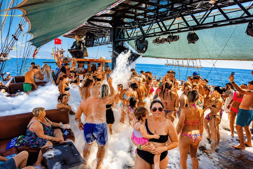 Picture 4 for Activity Side/Alanya: All-Inclusive Pirate Boat Tour With Beer & Wine 2