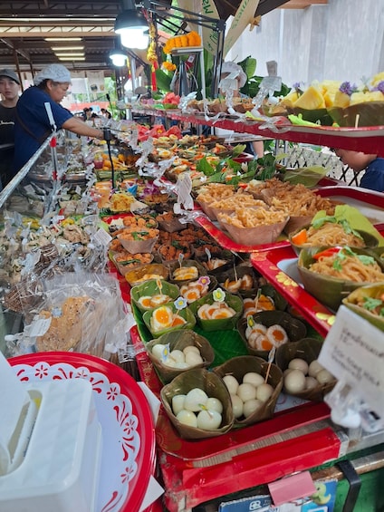 Picture 12 for Activity Chiang Mai: Old City Temples & Markets Walking Tour 4