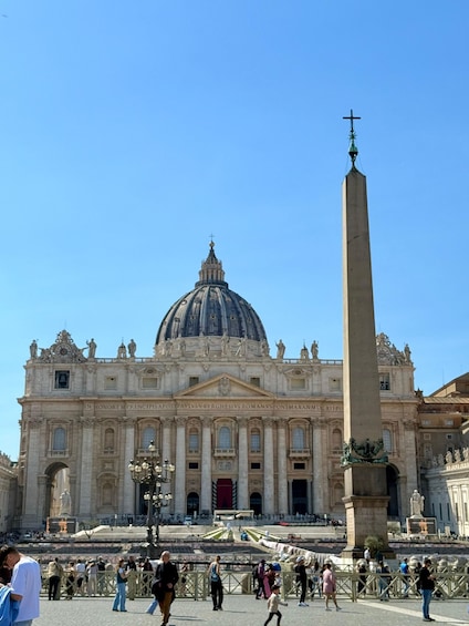 St. Peter's Basilica with the obelisk of Constantine in front. 2