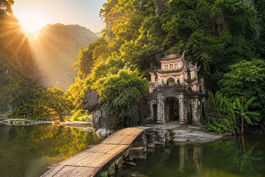 Picture 2 for Activity Ninh Binh: Bich Dong, Bai Dinh, Hoa Lu, Trang An, Mua Cave 3