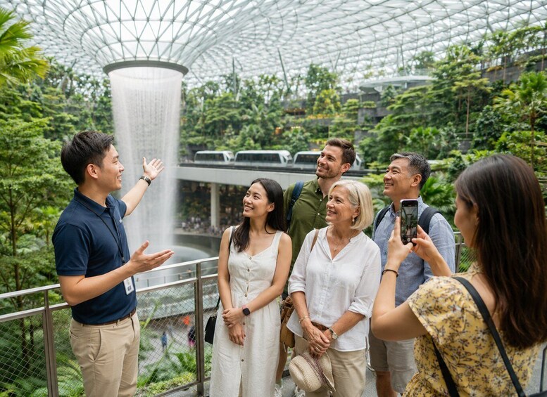 Picture 1 for Activity Singapore: Changi Airport Guided Tour with Audio Guide 4