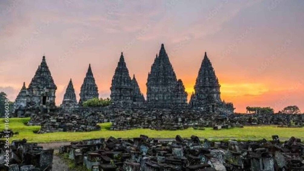 Picture 9 for Activity Yogyakarta: Prambanan Sunset & Purawisata Ramayana Ballet 4