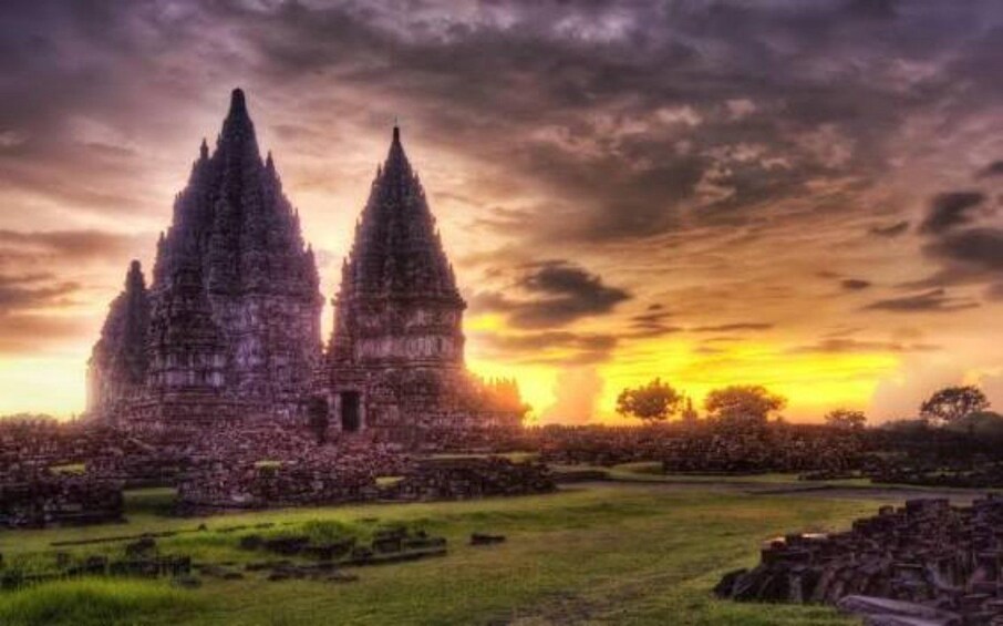Picture 11 for Activity Yogyakarta: Prambanan Sunset & Purawisata Ramayana Ballet 5