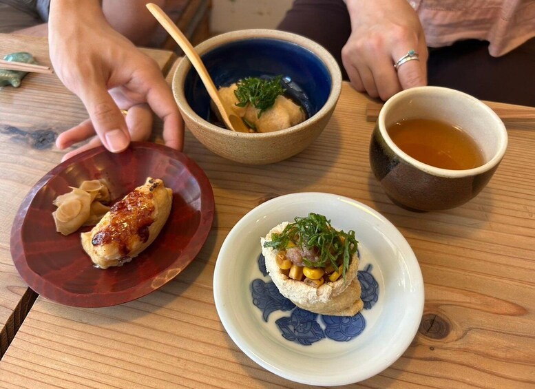 Picture 1 for Activity Kamakura: Street Food Tour with 7 Tastings 2