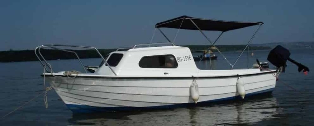 Picture 4 for Activity Belgrade: Private Sunset Boat Tour with Photography 2