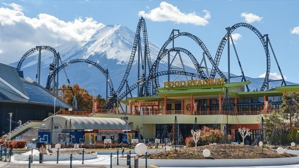 Mount Fuji: Lake Kawaguchi & Fuji-Q Highland Amusement Park 1
