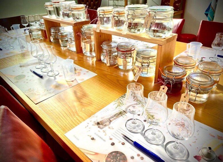 Picture 1 for Activity Schiedam: Make Your Own Gin Workshop 3