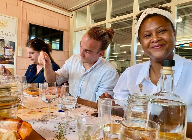 Picture 1 for Activity Schiedam: Make Your Own Gin Workshop/Serious Bee Distillers 2