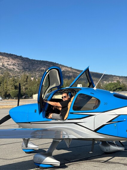 Discovery Fly a Plane with a Flight Instructor, Los Angeles 1