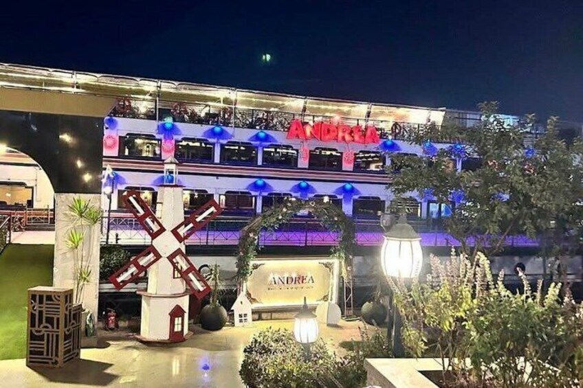 Cairo Dinner Cruise with Buffet & Live Show 2