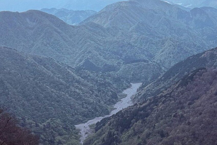 Trek in Japan Mountains to Summit Views 2