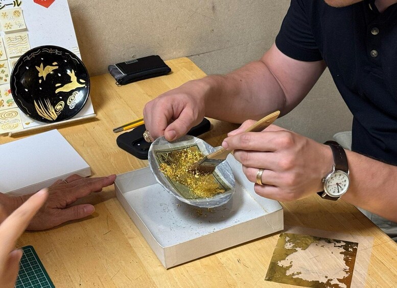 Kanazawa:Gold Leaf Experience, Geisha District & Matcha Tour 1