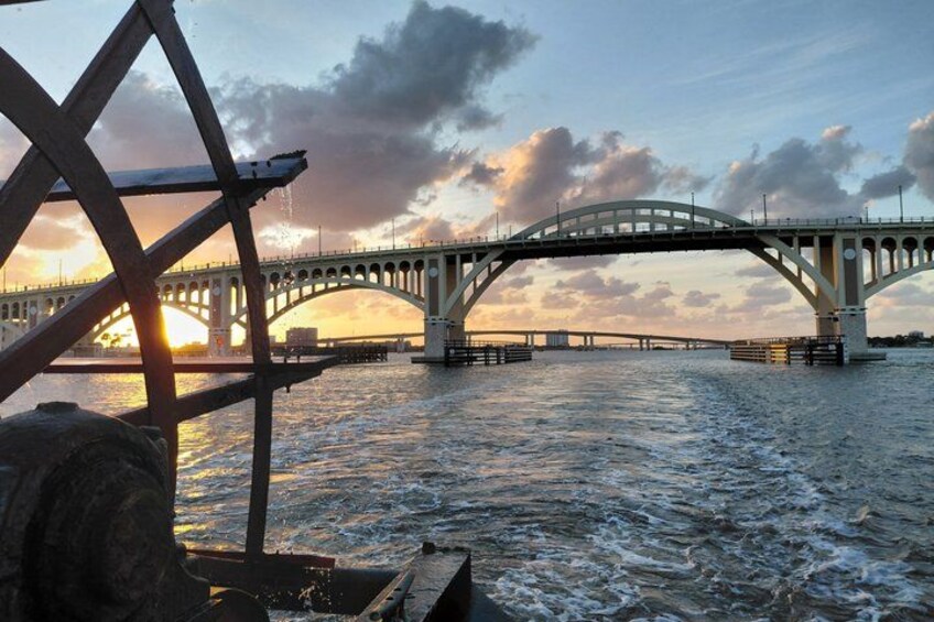 Daytona Beach Dinner Cruise on the Lady Dolphin 4