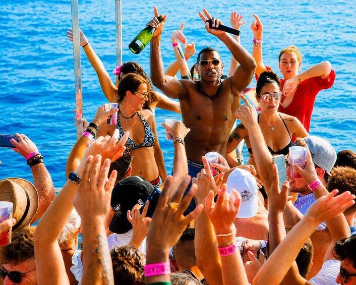 Picture 4 for Activity Ibiza: Boat Party with Reggaeton and Techno - 2 atmospheres 3