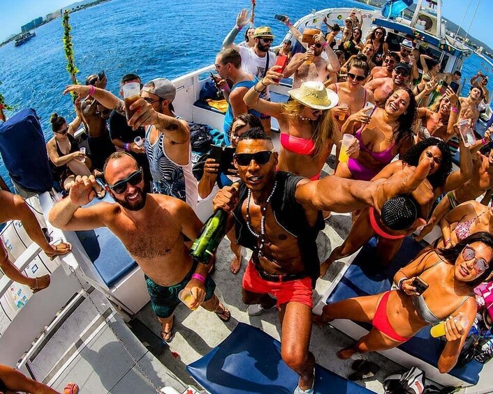 Ibiza: Boat Party with Reggaeton and Techno - 2 atmospheres 2