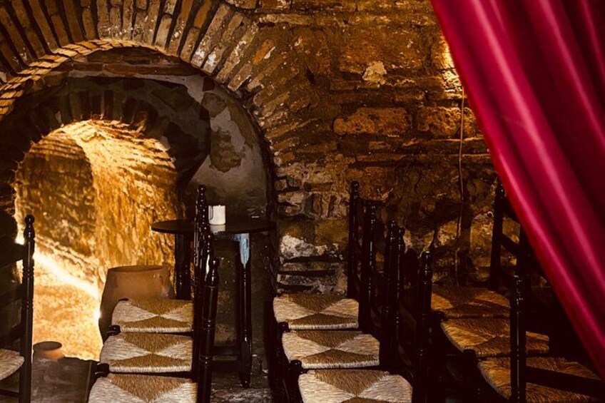 Wines and Tapas with History 2