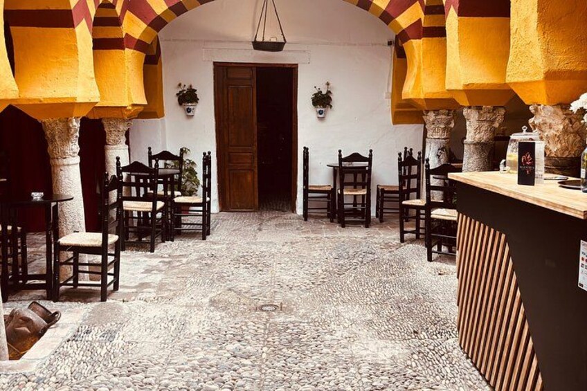 Wines and Tapas with History 2