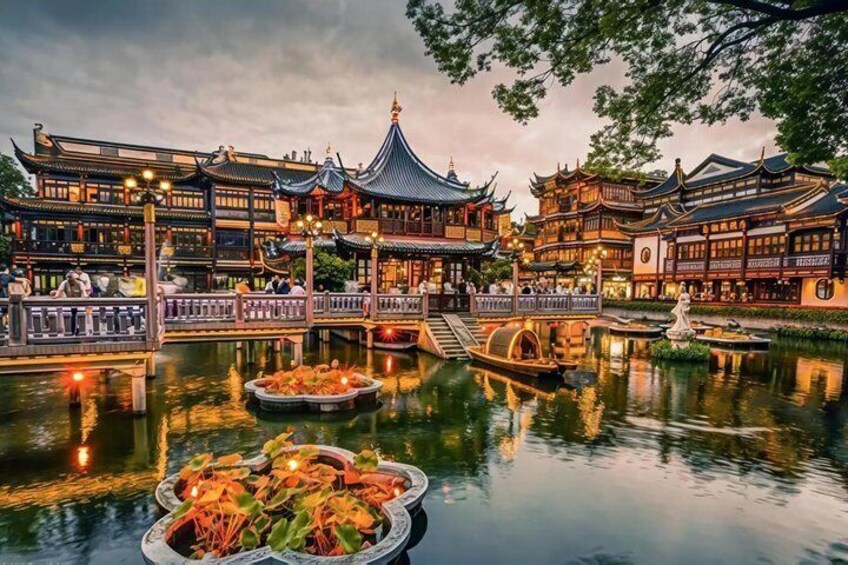 Traditional Chinese architecture, a water body, and a bridge. 1