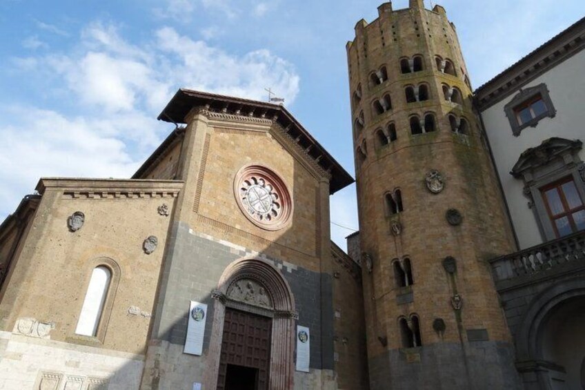Papal Power and Engineering Marvels at Orvieto Self-Guided Tour 4