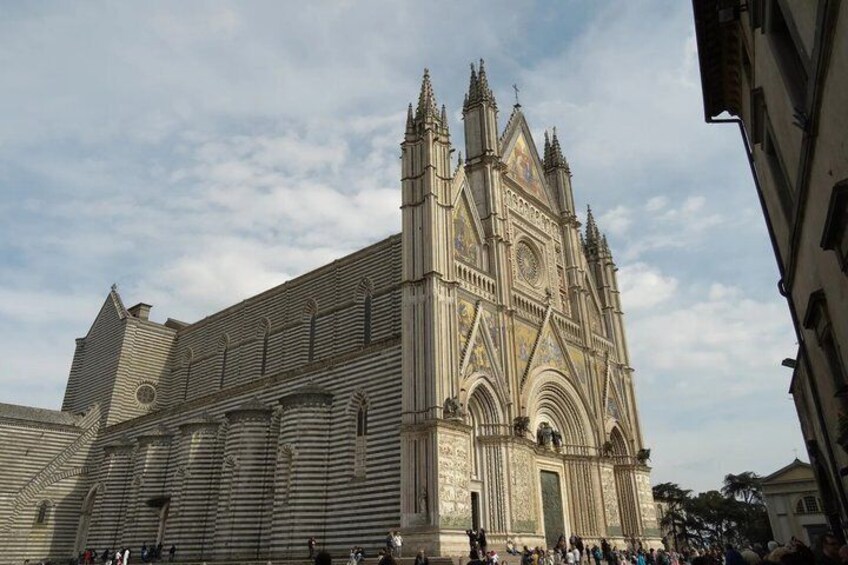 Papal Power and Engineering Marvels at Orvieto Self-Guided Tour 2