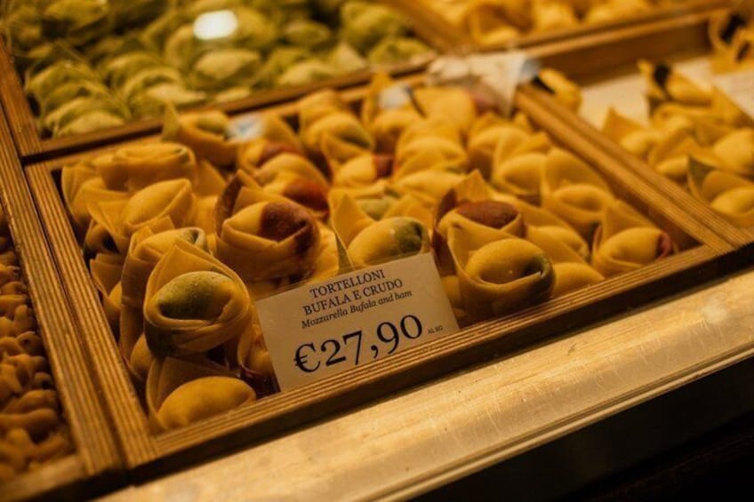 A display of tortellini with a price tag of €27.90. 4