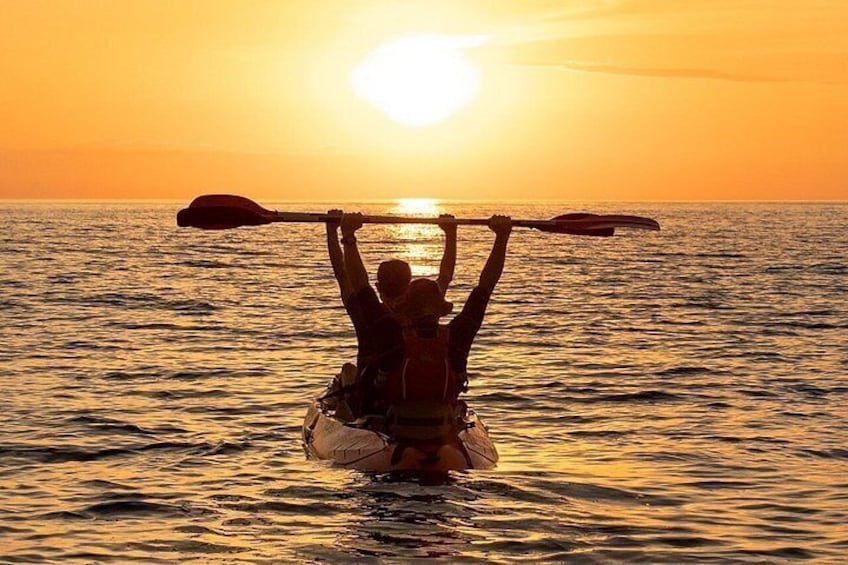 Sunrise Kayak Tour in Tossa de Mar 4