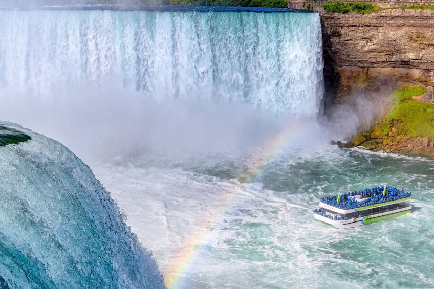 Maid of the Mist + Niagara Falls USA Highlights Tour 1