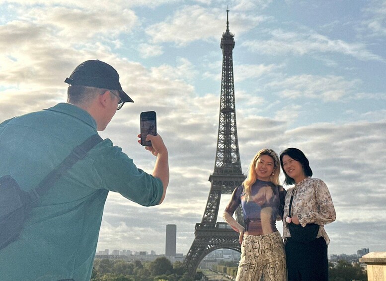 Paris: Eiffel Tower Summit Ticket and Guided Tour 1