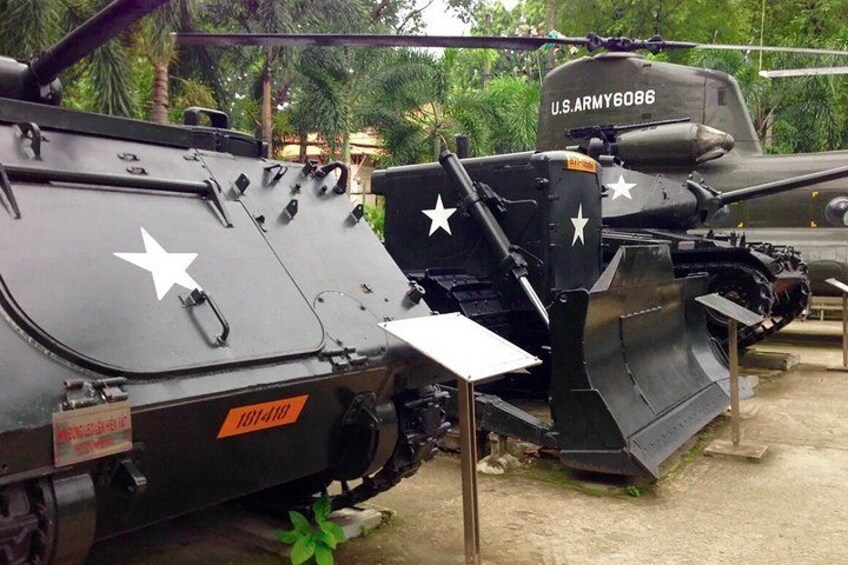 A military vehicle with a star emblem and the text 'U.S. ARMY 6086' on its side. 2