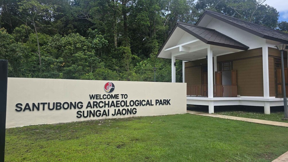 A sign welcoming visitors to Santubong Archaeological Park in Sungai Jaong. 3