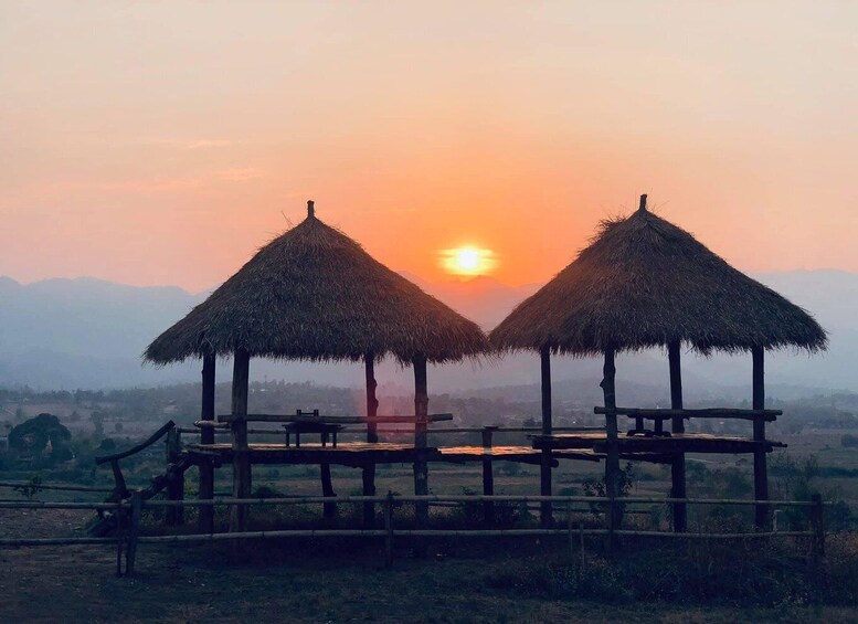 Two Huts : offer sunset views over tranquil fields. 1
