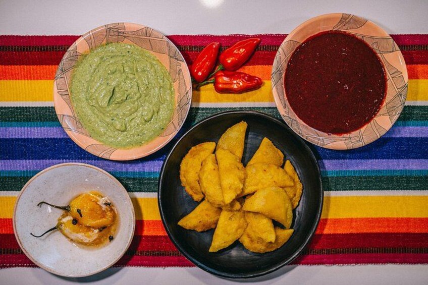 Learn to cook a Colombian meal with starter, main dish and dessert! 3