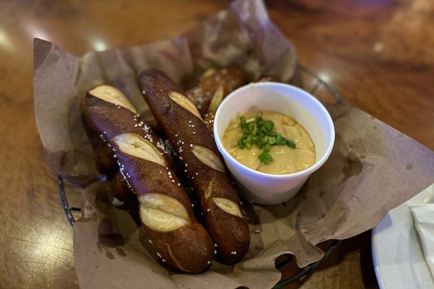 Louisville Food Tour with 5 Local Authentic Tastings 3
