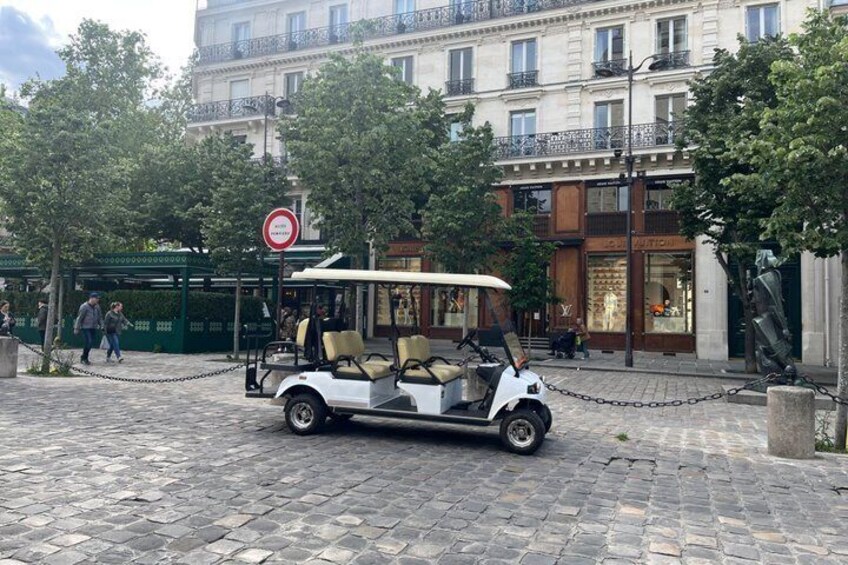 Private Chic Cart Experience in C'est La Vie Paris 3