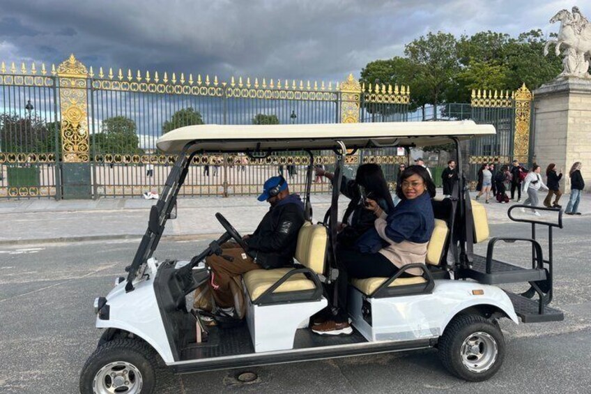 Private Chic Cart Experience in C'est La Vie Paris 5