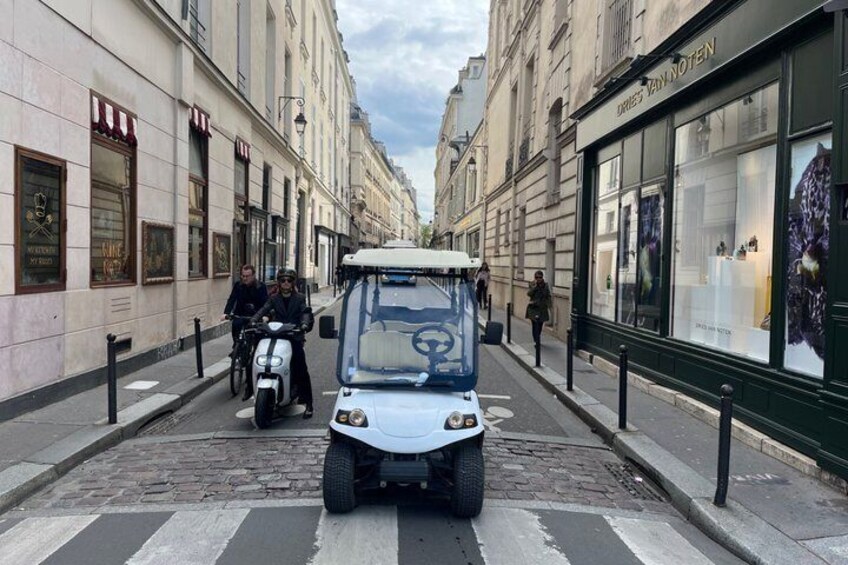 Private Chic Cart Experience in C'est La Vie Paris 2