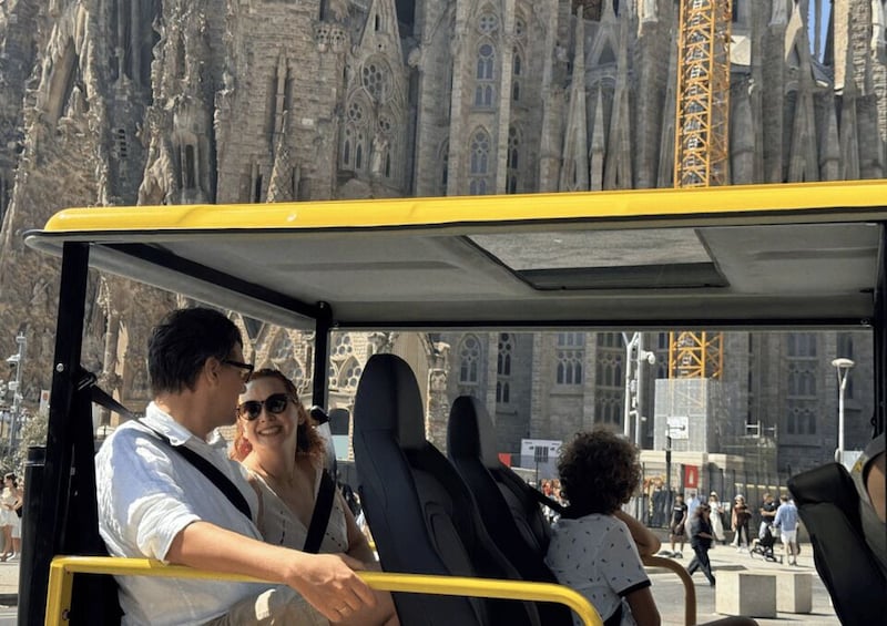 Picture 2 for Activity Barcelona: Family-Friendly Tuk-Tuk Tour with Driver 3