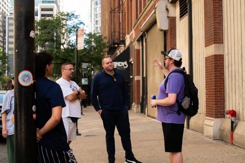 Chicago: Gangsters and Food Tasting Walking Tour 4