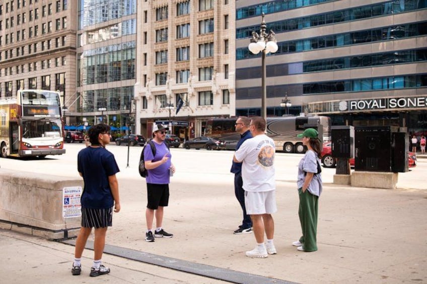 Chicago: Gangsters and Food Tasting Walking Tour 3